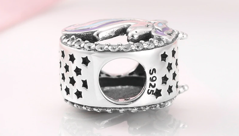 Bracelet en argent avec un adorable bijou licorne
